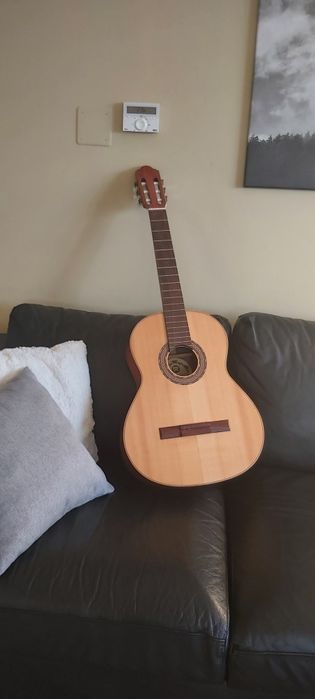 Chitară clasică Hora Reghin Cristal – sunet cald, stare impecabilă