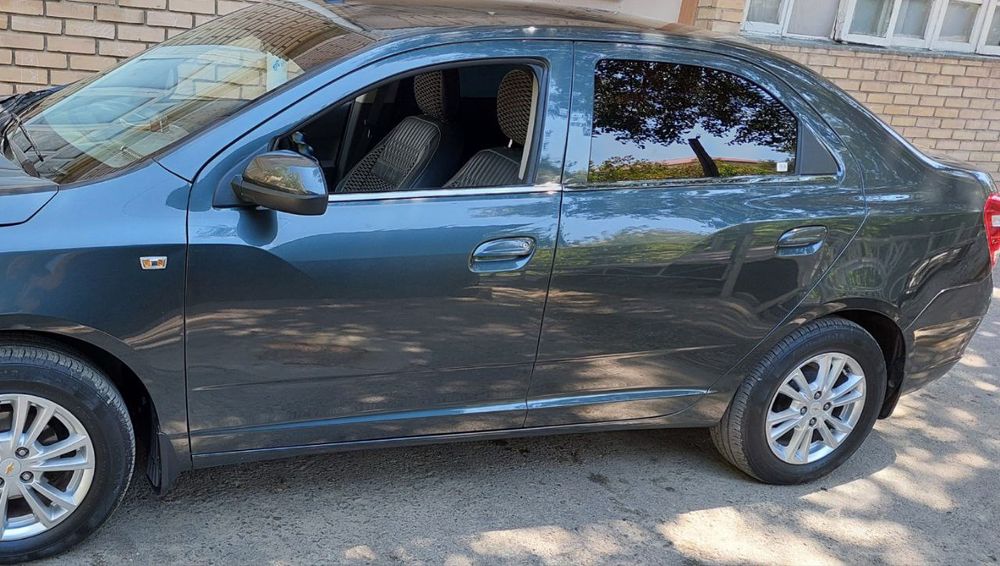 Chevrolet Cobalt avtomobili sotiladi
