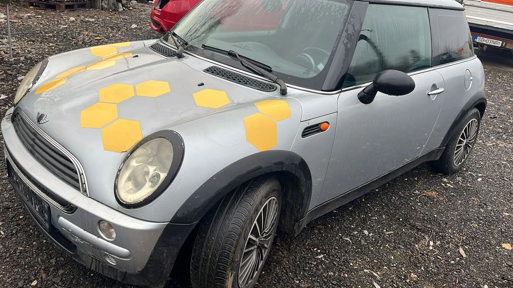 Dezmembrez Mini Cooper 1.6i 2002