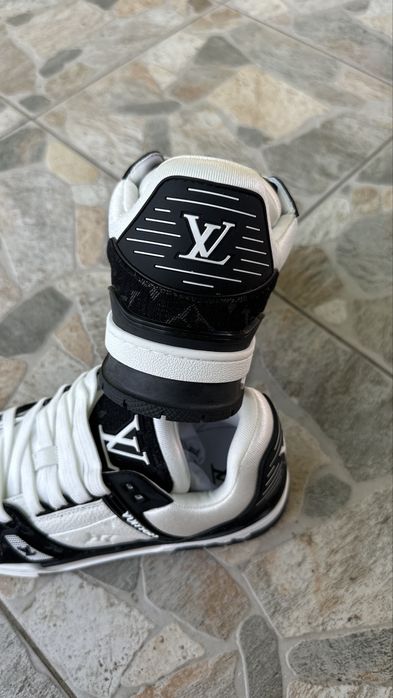 Adidasi Louis Vuitton Trainer Negru Alb Noi