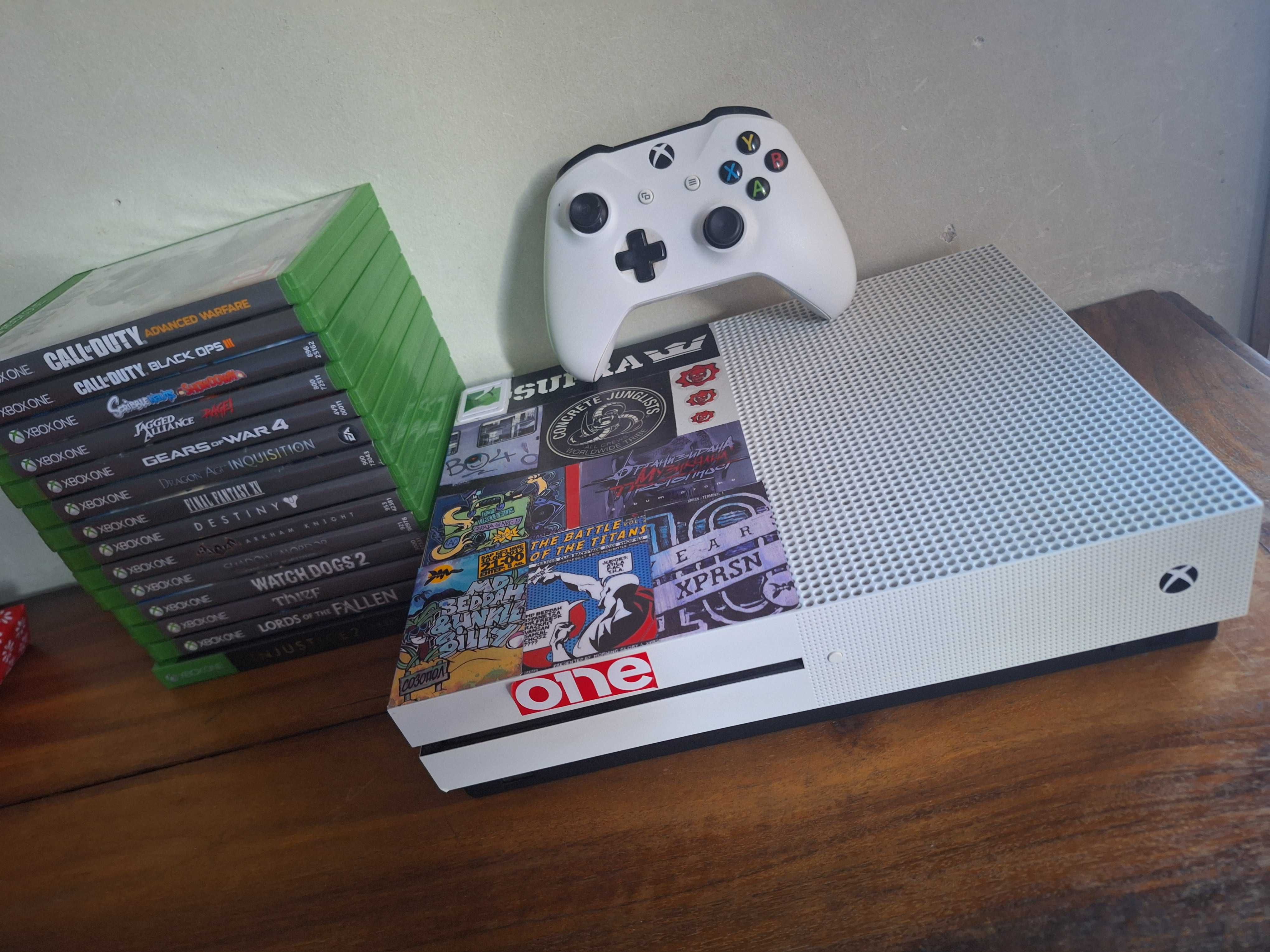 Xbox One S 500gb + 14 игри