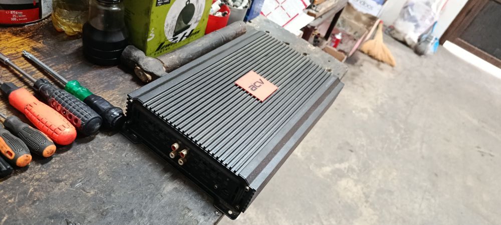 ACV uslitel 4kanali 1500wli rasiskiy 3 oy ishlatilgan xolos