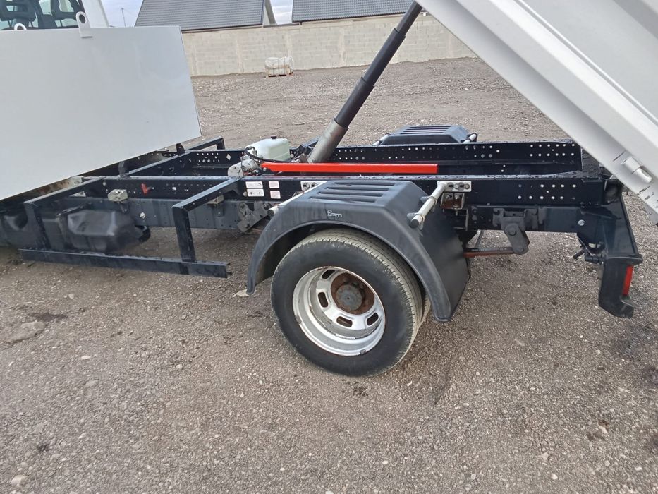 Iveco basculabil pe spate