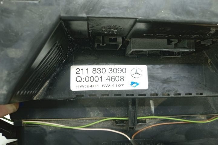 Climatronic cu grila aer centrala 2118303090 Mercedes-Benz E-Class W211 (facelift) seria