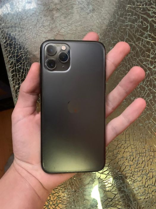 Vând iphone 11 pro