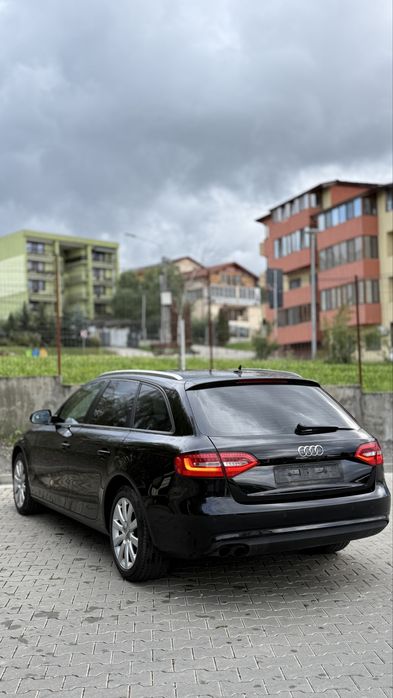AUDI A4 Business 2012 2.0TDI 143 CUTIE AUTOMATĂ