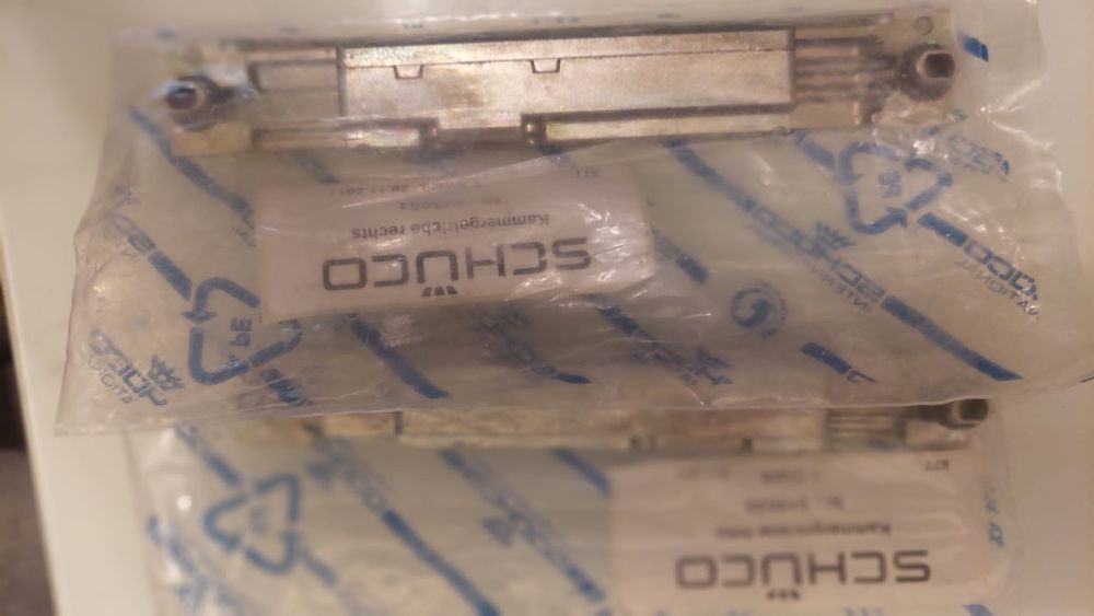 Feronerie  schuco originale  400 lei cremaliera  200 cremonu