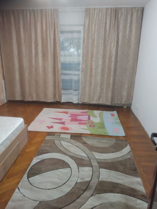 Rm. Vâlcea., închiriez apartament.