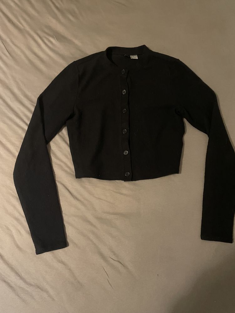 Къси черни блузи с дълъг ръкав