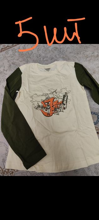 На девочек футболки