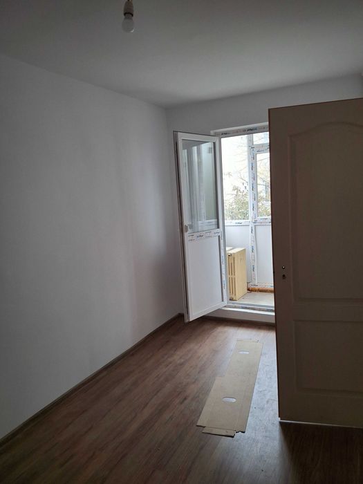 Vand apartament 3 camere confort 2 nedecomandat