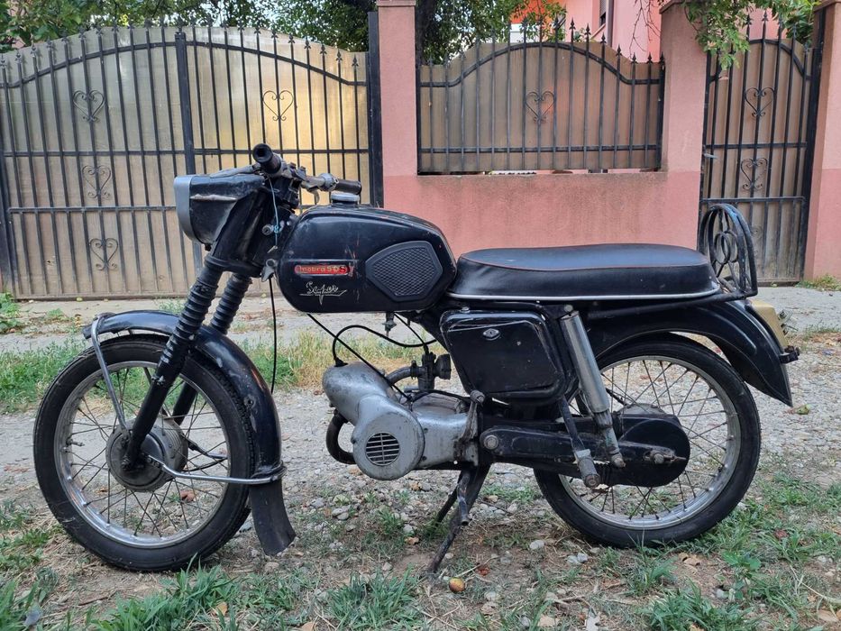 motoreta mobra 50 primul model