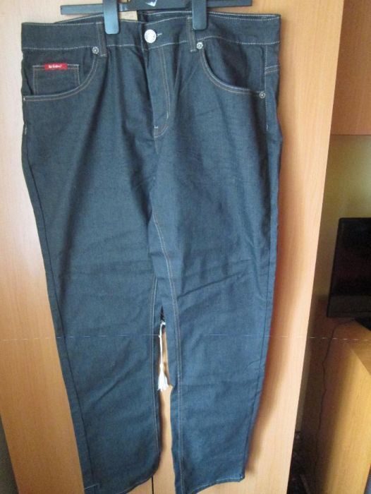 vând blugi lee cooper noi cu eticheta