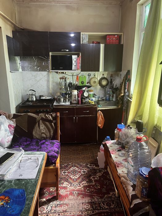 Продаётся 2х комнатный домик, ориентир Транспортный институт,корзинка.