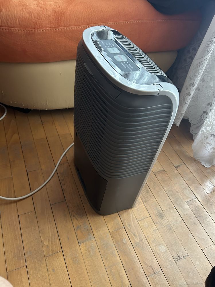 Обезвлажнител TWE YL-2110AP, Капацитет до 10 L/24 h