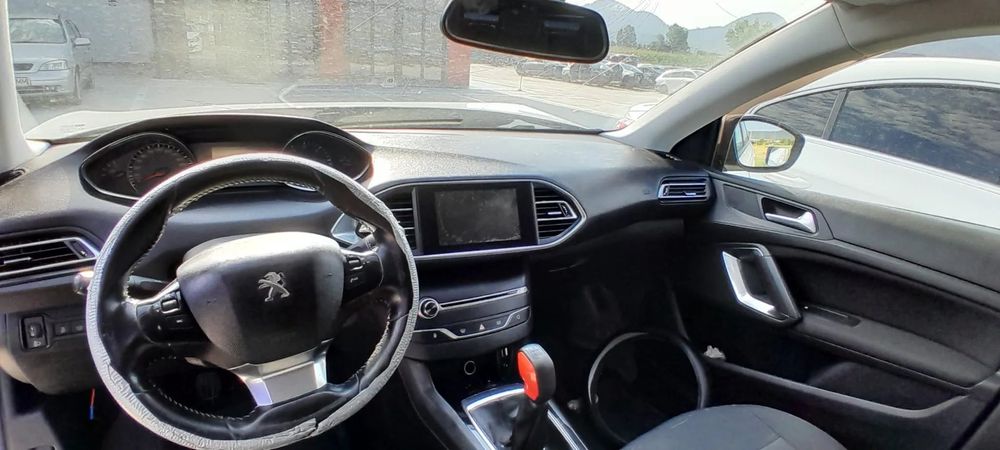 Dezmembram Peugeot 308 II 1.6 HDI BHY / BH02 (DV6FD)