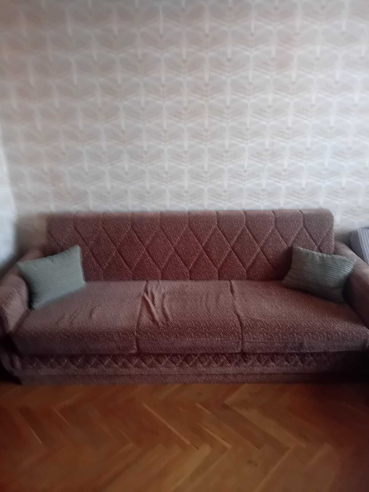 Разтегателен диван