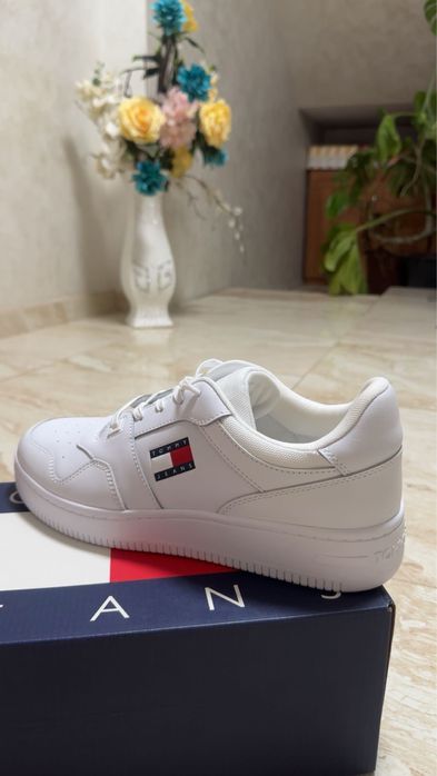 Adidasi Tommy Hilfiger