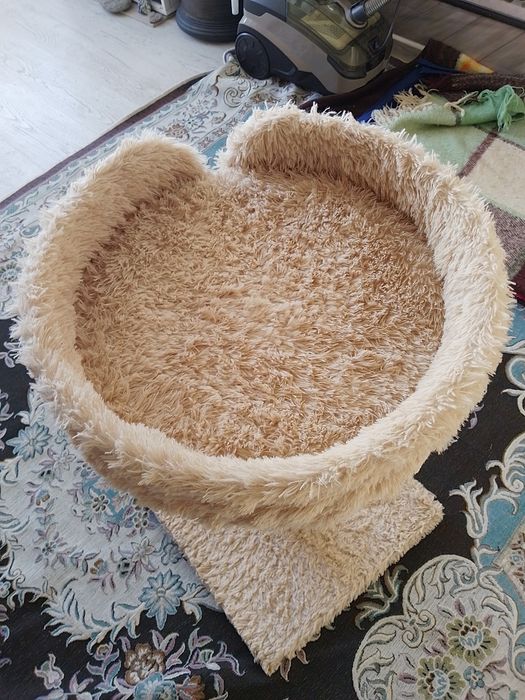 Лежанка, площадка для кошки. Когтеточка