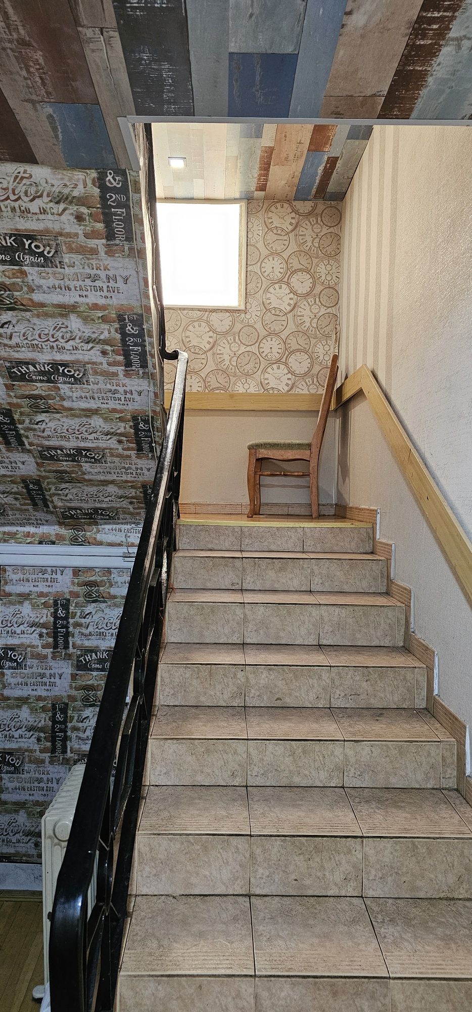 ЛУКСОЗНА КЪЩА на два етажа , РЗП 360 кв.м