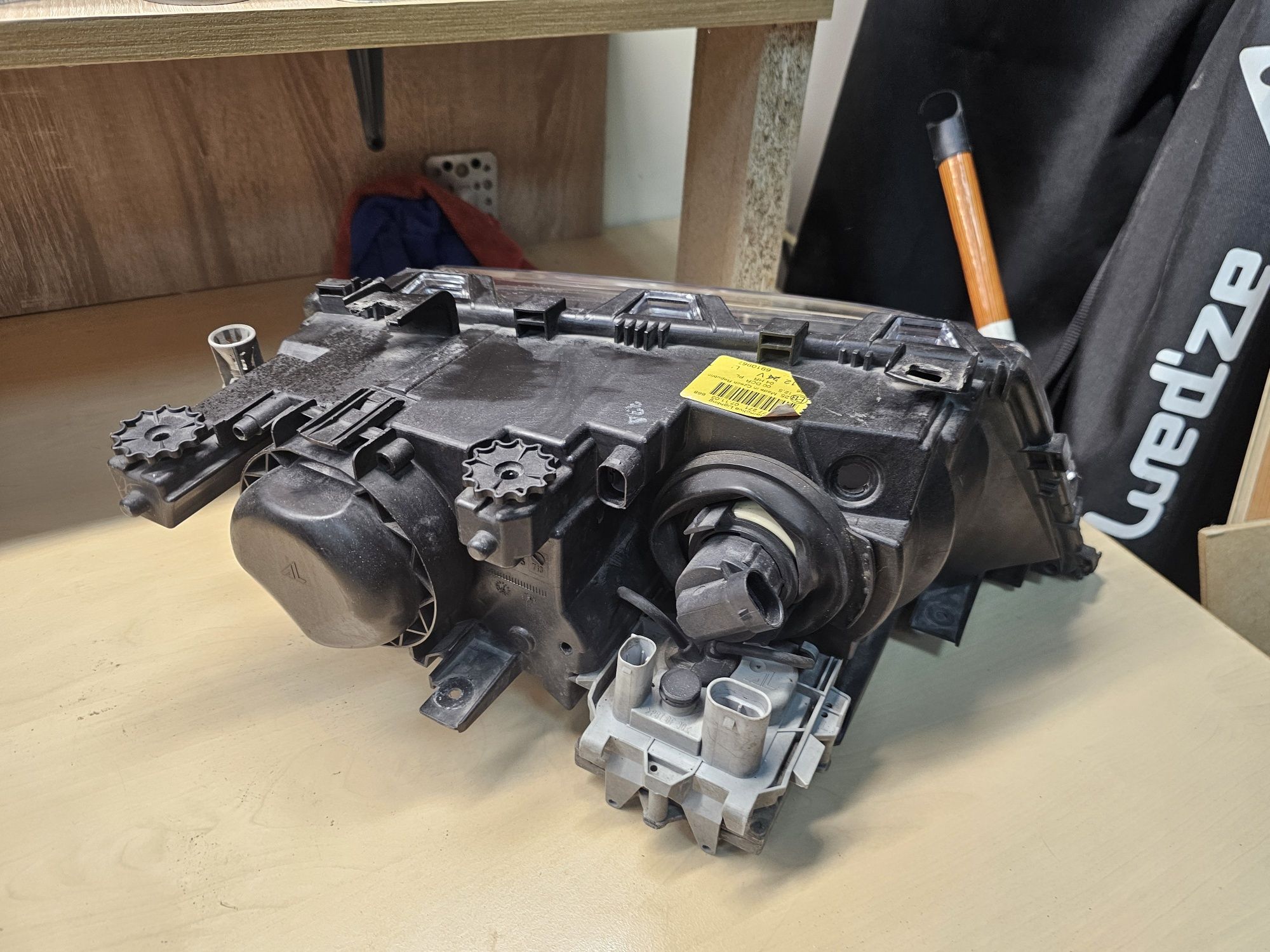 Рециклирани фарове за BMW E46 Bixenon reciklirani farove бмв е 46