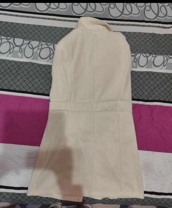 Дамско палто - ново. Размер S отговаря на М. Подходящ за пролет, есен