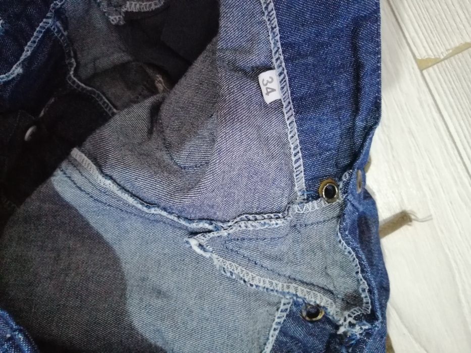 Pantaloni scurti din blug model hippie brodat dama marimea Xs-S 34/36