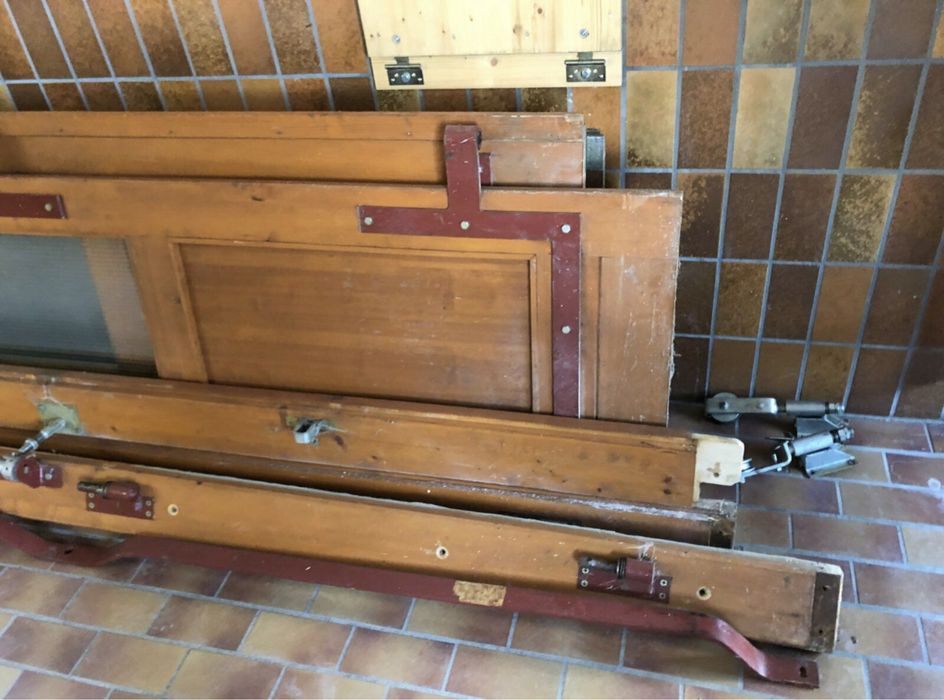 Usa poarta sectionala armonica industriala lemn H 340 x L 350