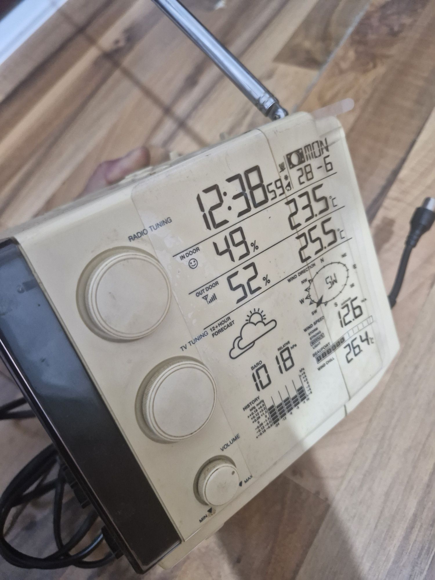 Radio Tv cu ceas Emerson 1987