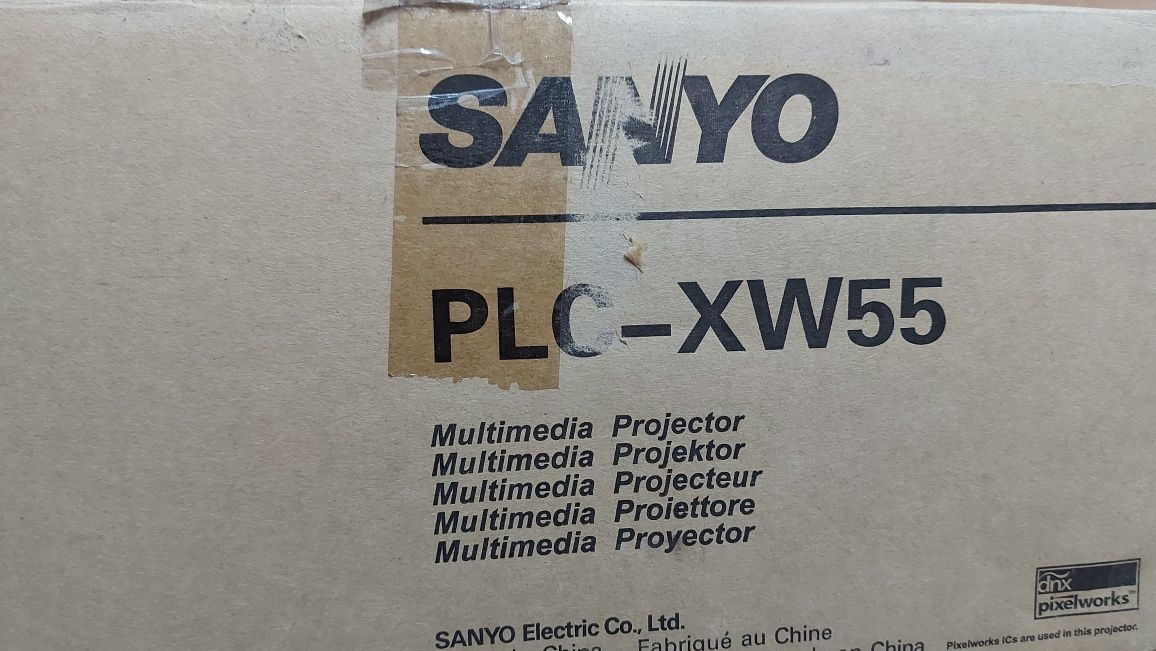 Продам Проектор Sanyo PLC-XW55