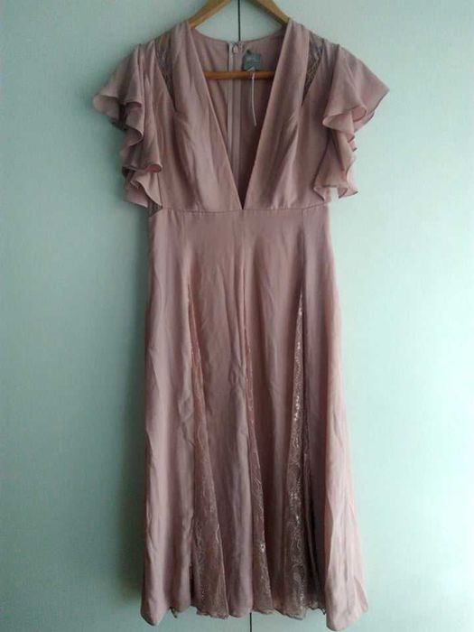 Рокля подходяща за повод