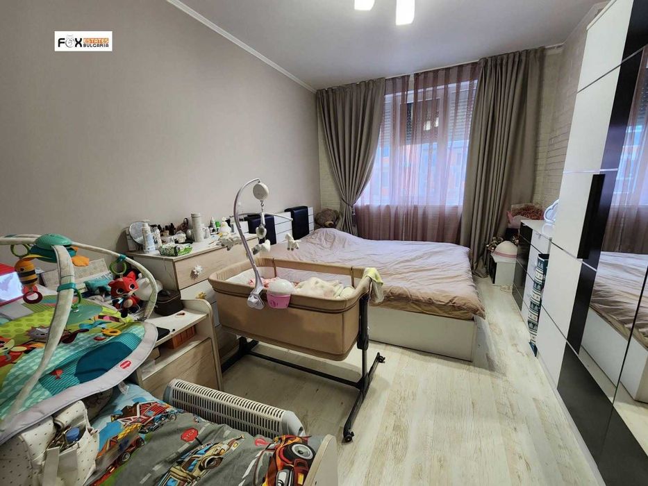 Продава се Тристаен апартамент в Пловдив, Гагарин - 90 кв.м за 2056 €/кв.м - Снимка #5