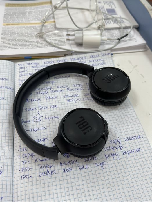 JBL tune срочно.