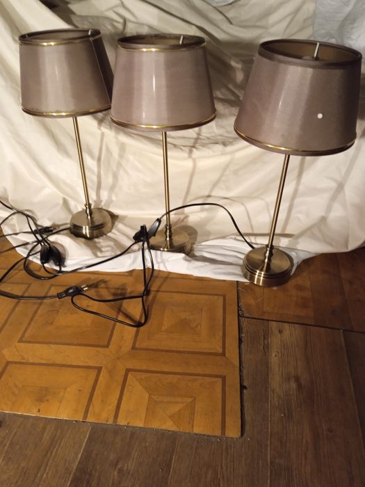 Люстры: одна большая диаметр 1 метр стекло чешское круглое , очень мно