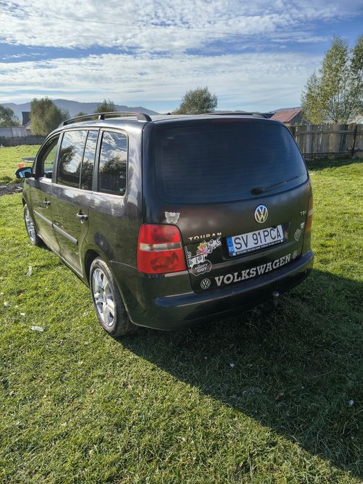Vând Touran 1.9 TDi