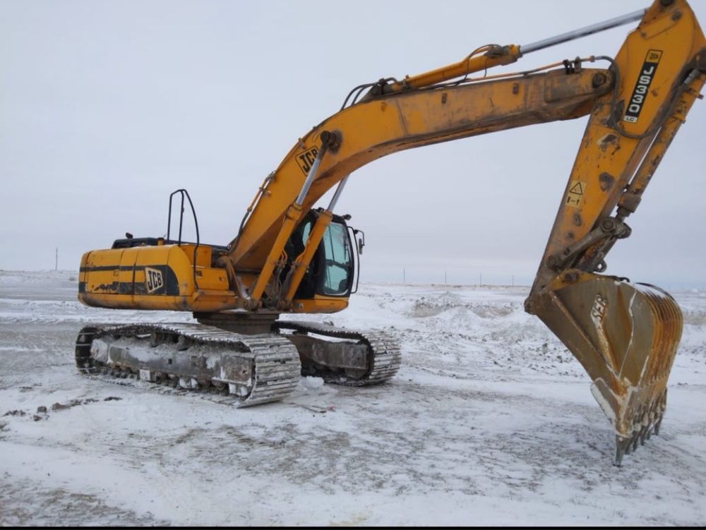 Услуги / Аренда гусеничного экскаватора JCB JS 330.