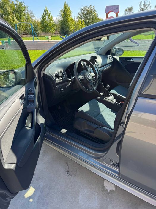 Volkswagen Golf 6 - 1.6 TDI - 105 CP - An 2010