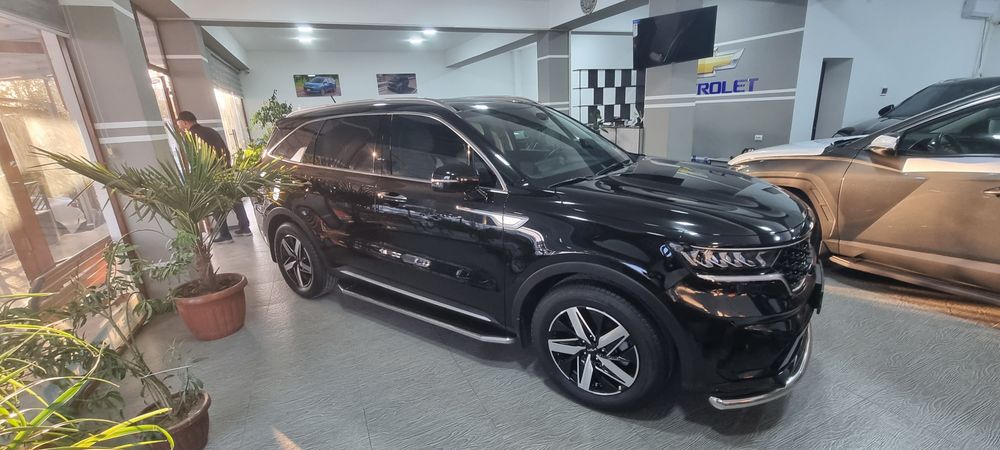 Продаётся кия саренто 2023 год радное краска  7 местный