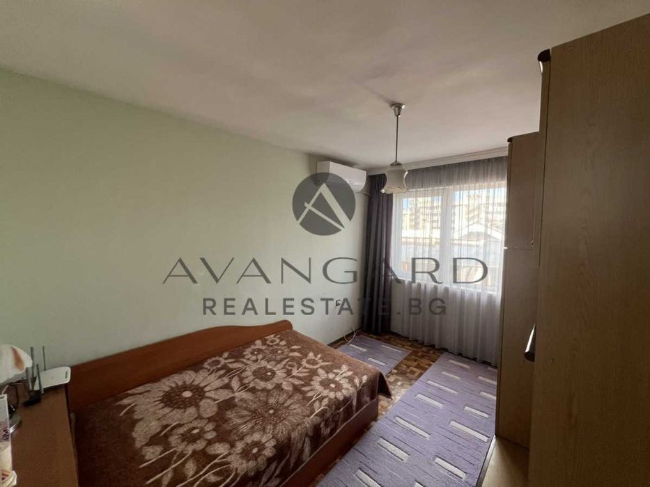 оф.23877 Обзаведен тристаен/ Стария град