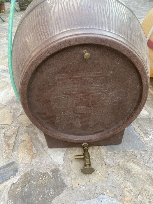 Vand butoi de plastic alimentar,de lemn de stejar si fibra de sticla p