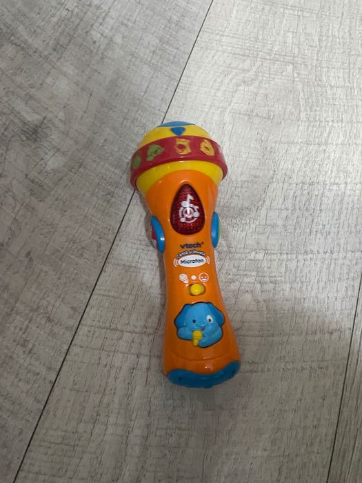 Vând jucării bebe