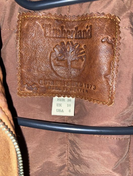 Vând jachetă Timberland, în stare foarte bună