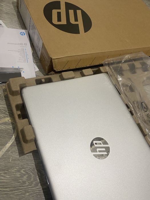 HP i5 сотилади состоянияси янги. 5-6 соат ишлатилган холос.