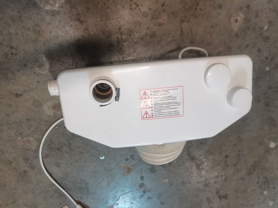 Vând pompă ridicare ape uzate  sani pro x3
