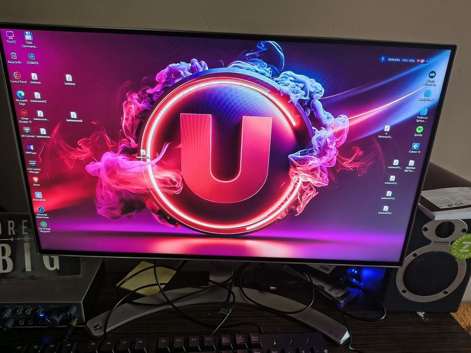 Monitor LG puțin folosit