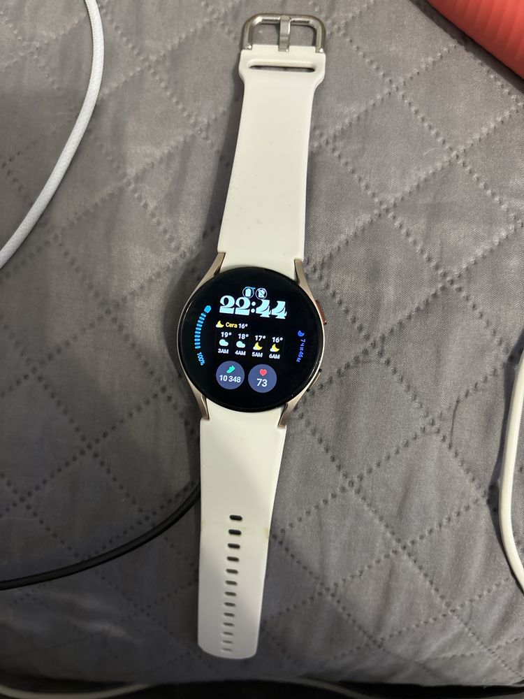 Часовник Samsung Galaxy Watch4