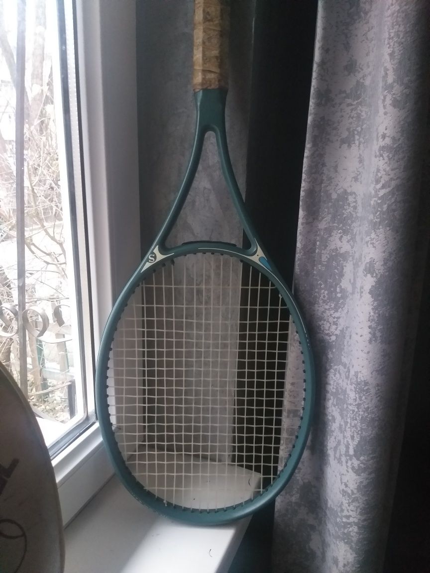 Продам тенисную ракетку СССР