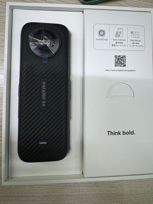 Камера Insta360 X4