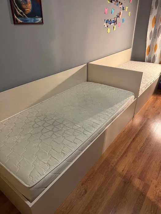 Комплект мебели две легла и гардероб за обзавеждане на спалня