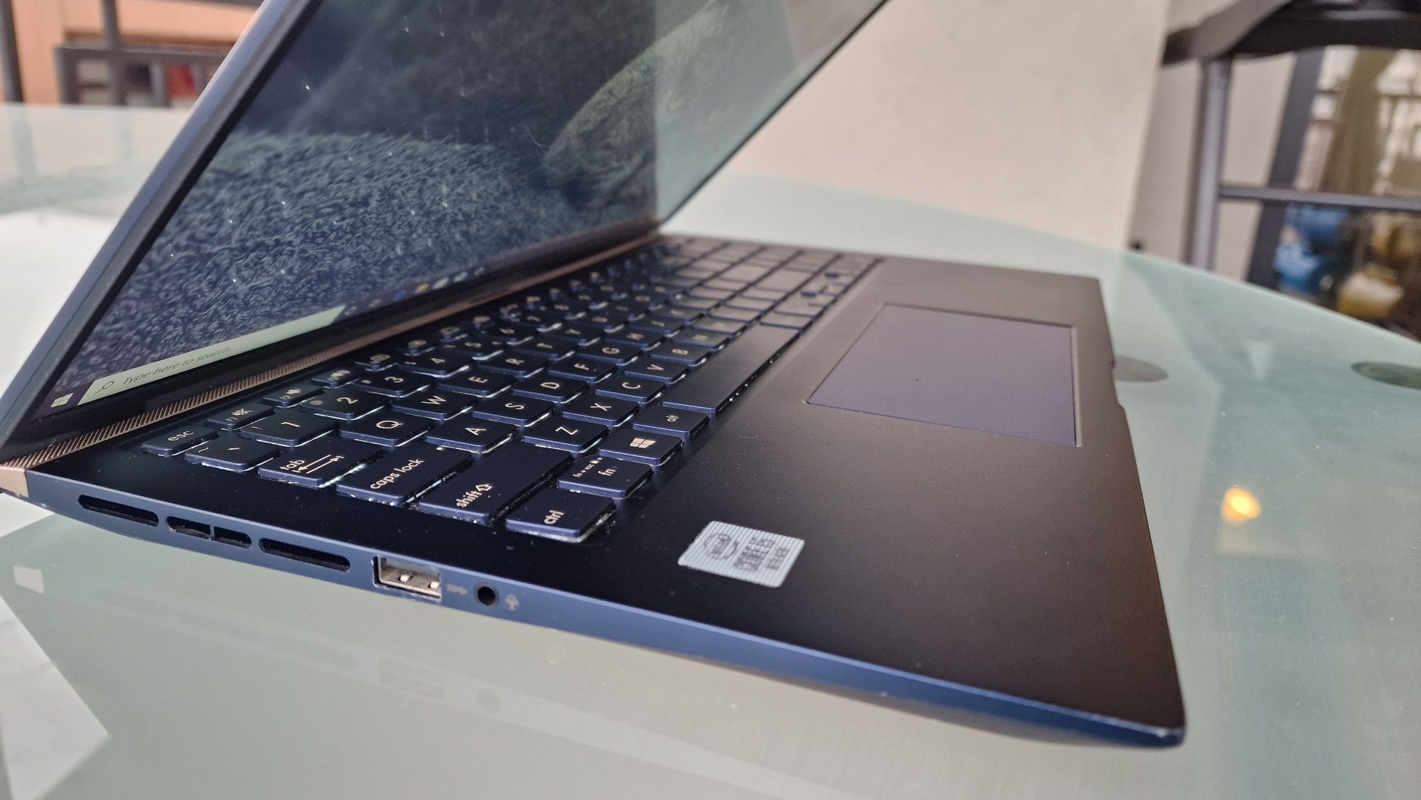Laptop Asus Zenbook UX533F_I5 10210U, SSD 512GB, IPS 15.6"_Full Metal_
